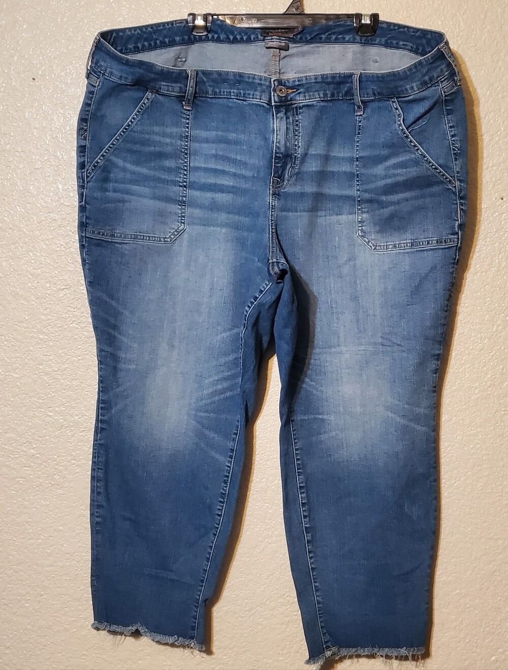 Torrid 28W Boyfriend Cropped Vintage Stretch 90's Style 46" Waist Flat Front Pkt